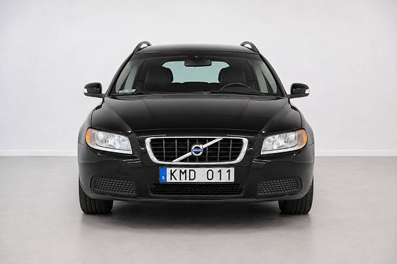 Volvo V70 3 of 5