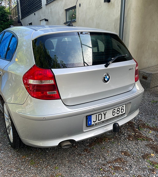 BMW 118d 3 of 5