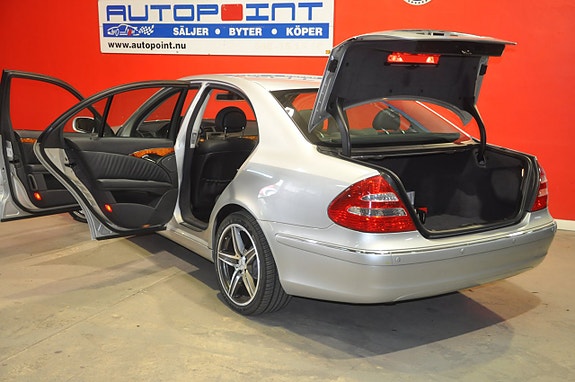 Mercedes-Benz E400 12 of 21