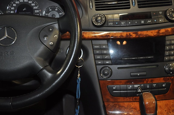 Mercedes-Benz E400 7 of 21