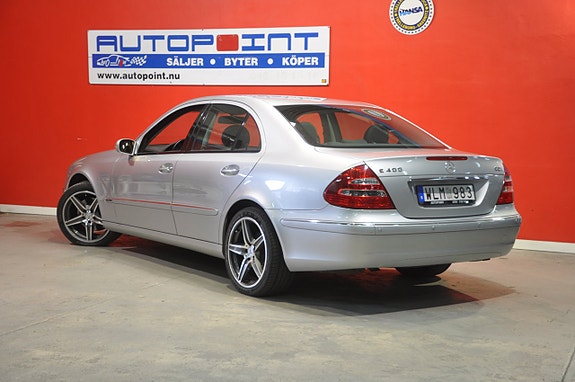 Mercedes-Benz E400 3 of 5