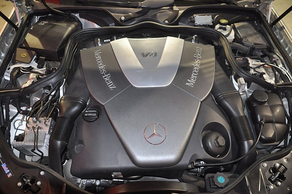 Mercedes-Benz E400 18 of 21