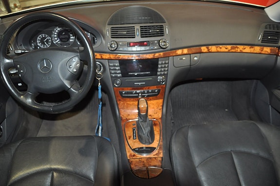 Mercedes-Benz E400 6 of 21