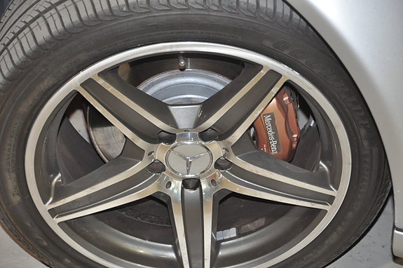 Mercedes-Benz E400 15 of 21