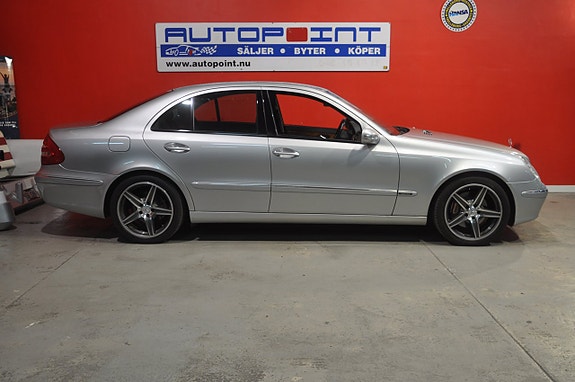 Mercedes-Benz E400 2 of 5