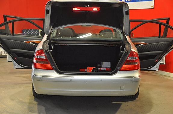 Mercedes-Benz E400 13 of 21