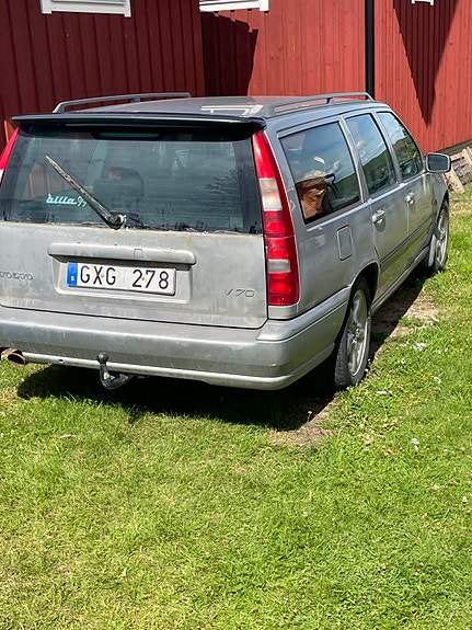 Volvo V70 3 of 3