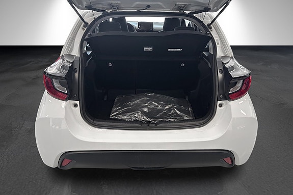 Toyota Yaris 16 of 20