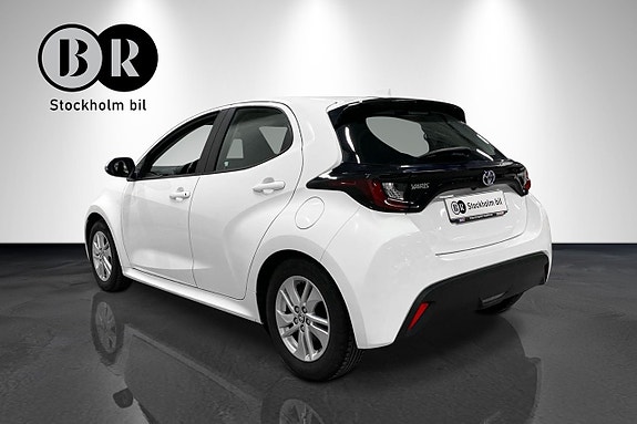Toyota Yaris 2 of 4