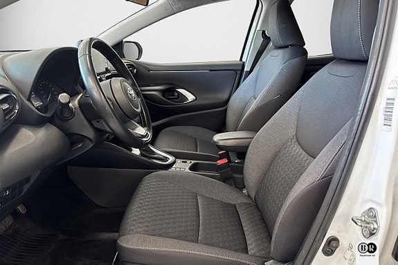 Toyota Yaris 8 of 20