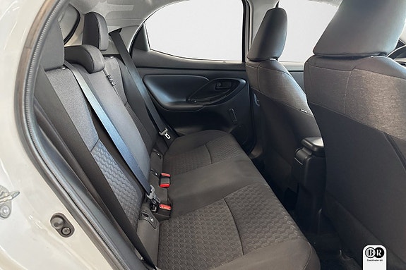 Toyota Yaris 9 of 20