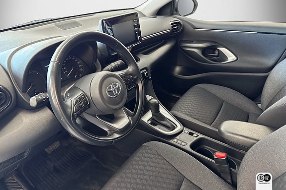 Toyota Yaris 7 of 20