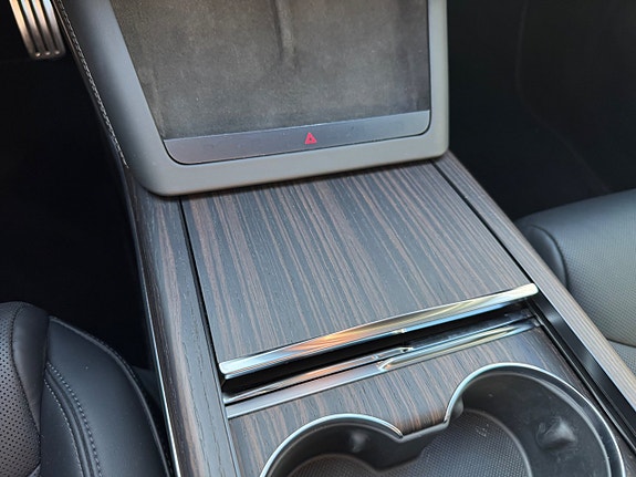 Tesla Model S 24 of 30