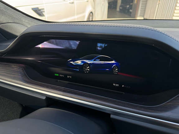 Tesla Model S 26 of 30