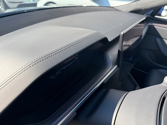 Tesla Model S 23 of 30
