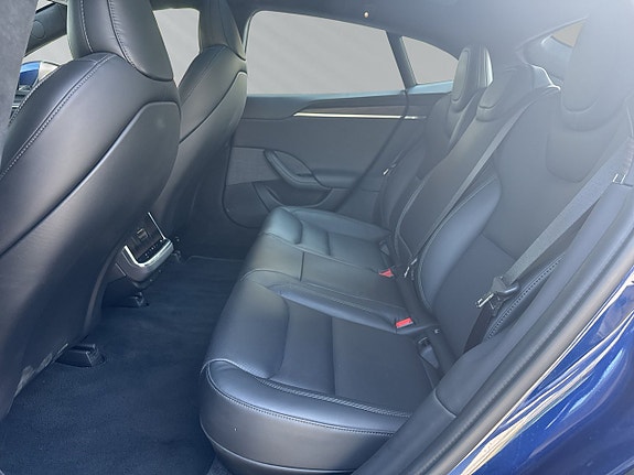 Tesla Model S 10 of 20