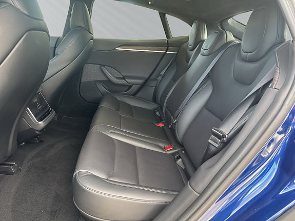 Tesla Model S 18 of 30