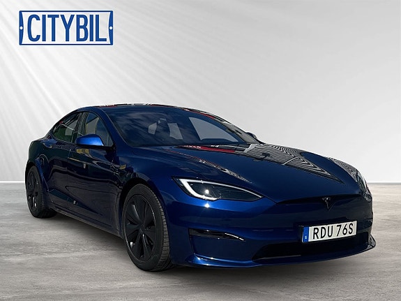 Tesla Model S 3 of 5