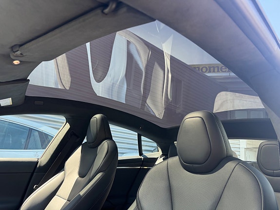 Tesla Model S 12 of 20