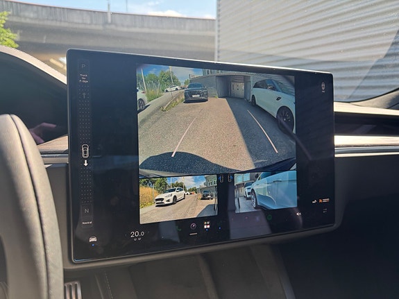 Tesla Model S 16 of 20