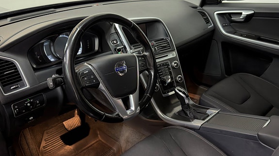 Volvo XC60 4 of 5