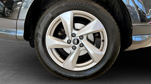 Audi Q3 6 of 13