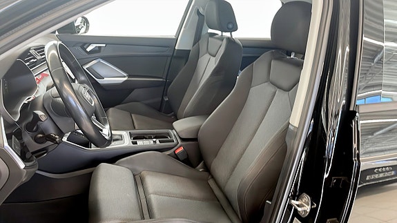 Audi Q3 8 of 13