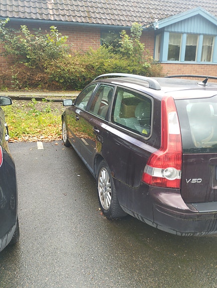 Volvo V50 2 of 5