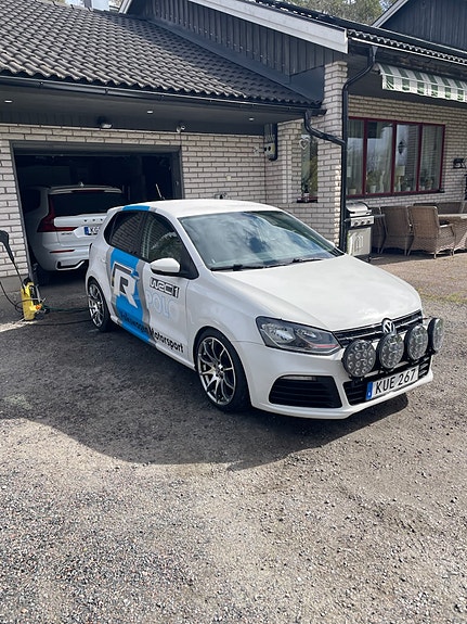 Volkswagen Polo 2 of 3