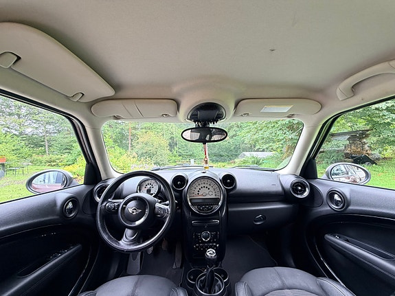 MINI Countryman Cooper D 3 of 3