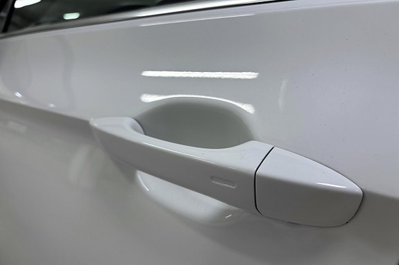 Volkswagen Passat 18 of 23
