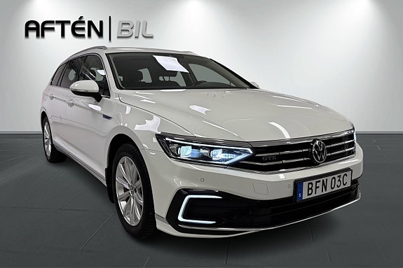 Volkswagen Passat 4 of 23