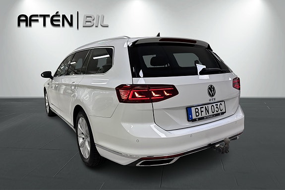 Volkswagen Passat 9 of 23