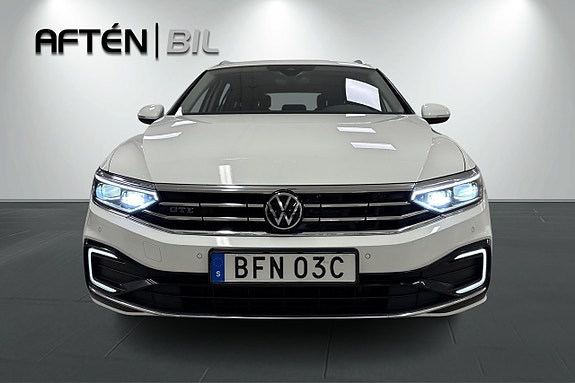 Volkswagen Passat 3 of 23