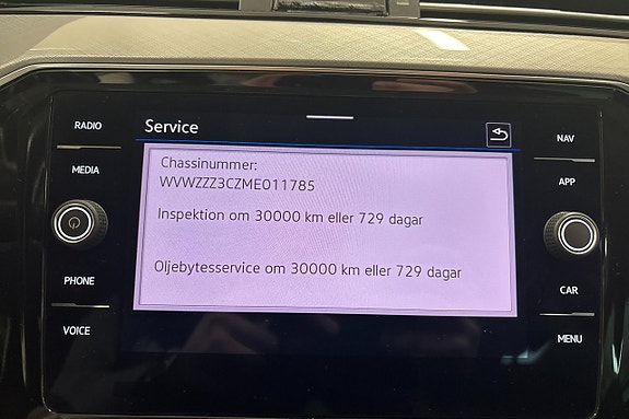 Volkswagen Passat 20 of 23