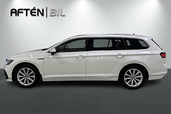 Volkswagen Passat 10 of 23