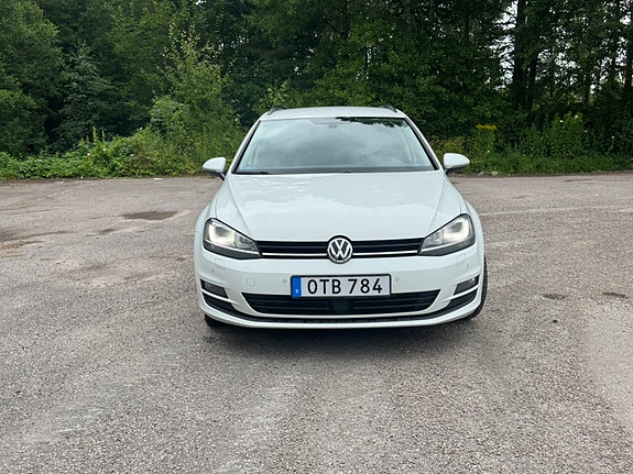 Volkswagen Golf VII 2 of 5