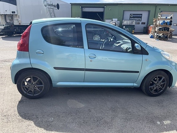 Peugeot 107 3 of 5