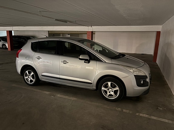 Peugeot 3008 3 of 5