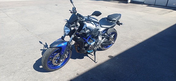 Yamaha MT-07 2 of 4