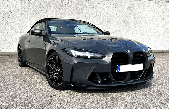 BMW M4 2 of 5