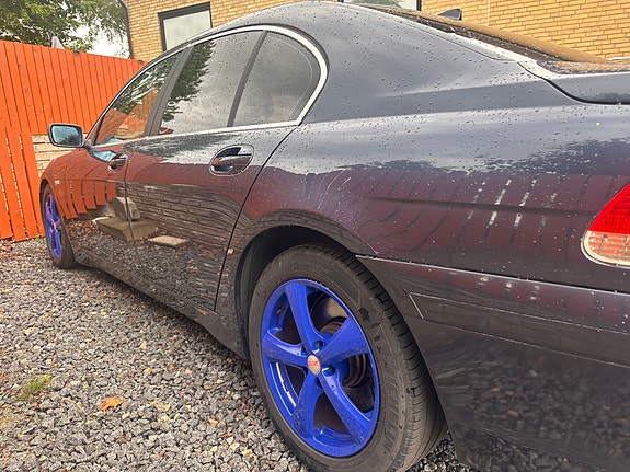 BMW 745i 4 of 5
