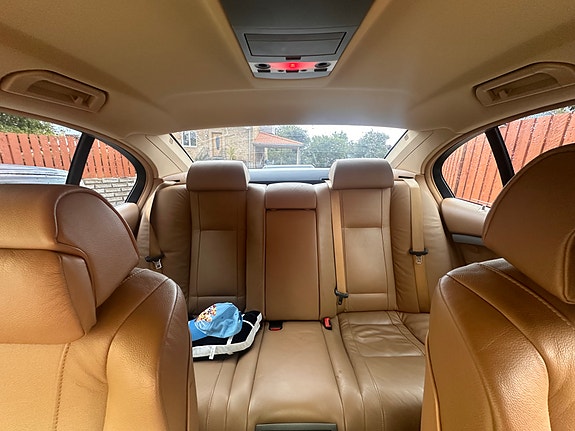 BMW 745i 9 of 9
