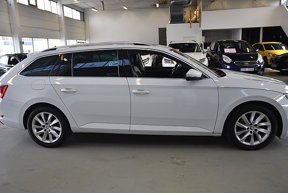 Skoda Superb 4 of 5