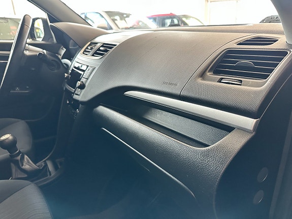 Suzuki Swift 13 of 13