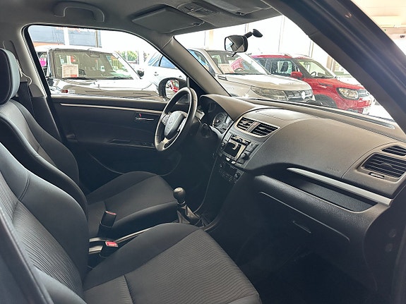 Suzuki Swift 10 of 13