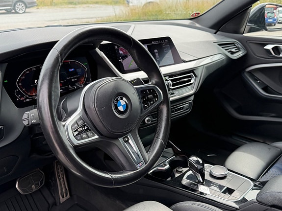 BMW 218i 17 of 22