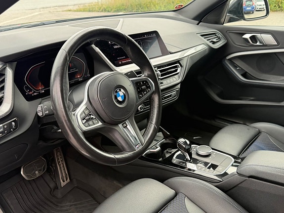 BMW 218i 10 of 22