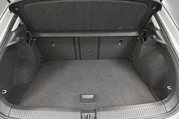 Volkswagen T-Roc 17 of 20