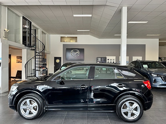 Audi Q2 2 of 5